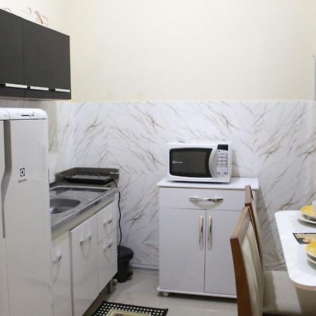 Kitnet Moderna, Confortavel , Climatizada E Linda 7A Montes Claros Luaran gambar